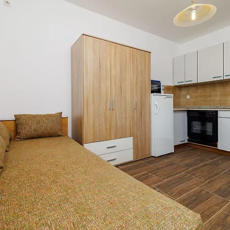Idyllisches Studio-apartment Mit Meerblick, Privatparkplatz, Klima, Wifi קריקווניצה