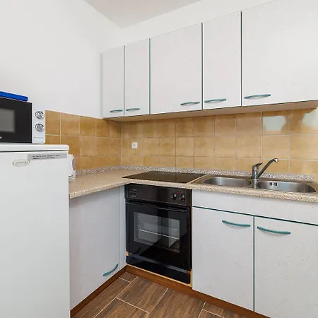Idyllisches Studio-apartment Mit Meerblick, Privatparkplatz, Klima, Wifi דירה קריקווניצה