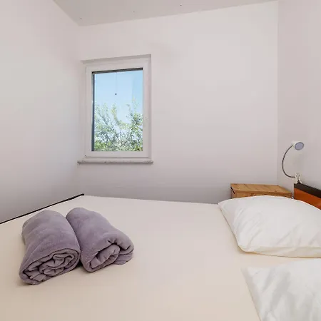 公寓 Idyllisches Studio-apartment Mit Meerblick, Privatparkplatz, Klima, Wifi *
