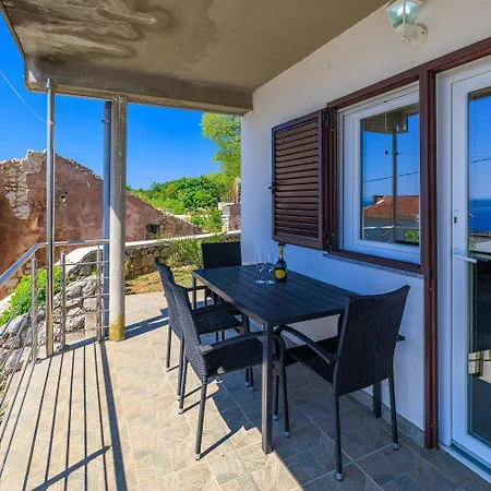 Idyllisches Studio-apartment Mit Meerblick, Privatparkplatz, Klima, Wifi *