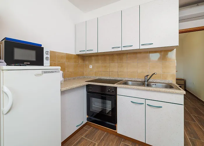 Idyllisches Studio-apartment Mit Meerblick, Privatparkplatz, Klima, Wifi דירה קריקווניצה