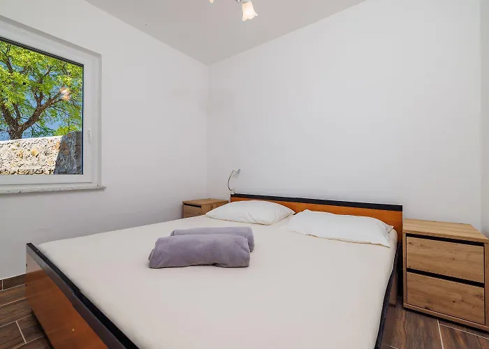 Idyllisches Studio-apartment Mit Meerblick, Privatparkplatz, Klima, Wifi דירה *