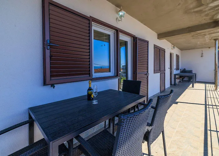 דירה Idyllisches Studio-apartment Mit Meerblick, Privatparkplatz, Klima, Wifi קריקווניצה