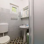 Idyllisches Studio-apartment Mit Meerblick, Privatparkplatz, Klima, Wifi Apartmán