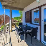 Idyllisches Studio-apartment Mit Meerblick, Privatparkplatz, Klima, Wifi *