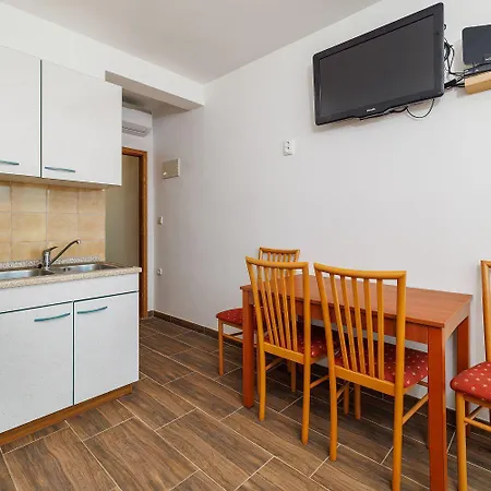 Idyllisches Studio-apartment Mit Meerblick, Privatparkplatz, Klima, Wifi Lejlighed Crikvenica