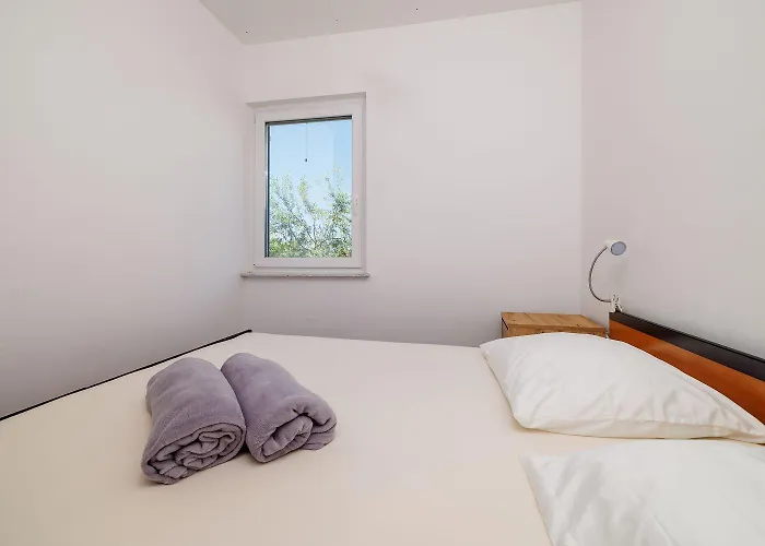 Apartman Idyllisches Studio-apartment Mit Meerblick, Privatparkplatz, Klima, Wifi *