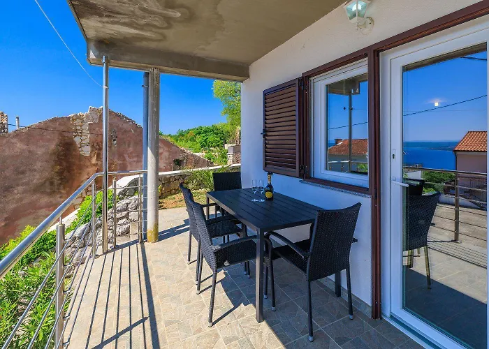 Idyllisches Studio-apartment Mit Meerblick, Privatparkplatz, Klima, Wifi *